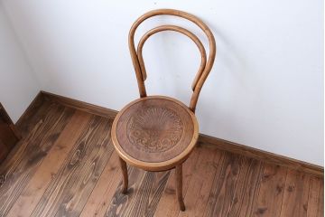 アンティーク家具　イギリスアンティーク　おしゃれなダブルループベントウッドチェア(トーネット・バルーンバック)(1)