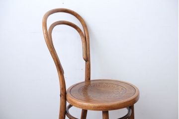 アンティーク家具　イギリスアンティーク　おしゃれなダブルループベントウッドチェア(トーネット・バルーンバック)(1)