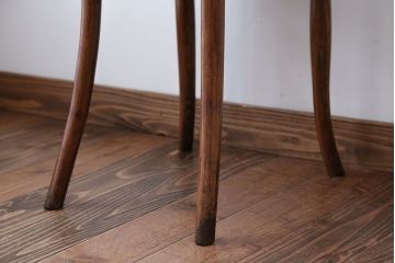 アンティーク家具　イギリスアンティーク　おしゃれなダブルループベントウッドチェア(トーネット・バルーンバック)(1)
