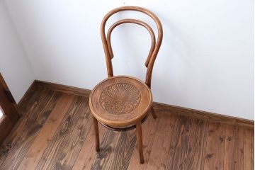 アンティーク家具　イギリスアンティーク　おしゃれなダブルループベントウッドチェア(トーネット・バルーンバック)(2)