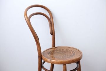アンティーク家具　イギリスアンティーク　おしゃれなダブルループベントウッドチェア(トーネット・バルーンバック)(2)