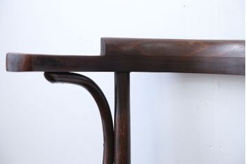 アンティーク家具　イギリスアンティーク　おしゃれなベントウッドアームチェア(トーネットチェア)