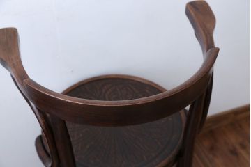 アンティーク家具　イギリスアンティーク　おしゃれなベントウッドアームチェア(トーネットチェア)