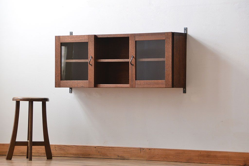 アンティーク家具　アンティーク　古い木製のお洒落な壁掛けキャビネット