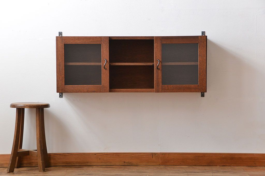 アンティーク家具　アンティーク　古い木製のお洒落な壁掛けキャビネット