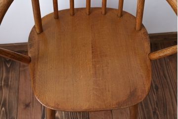 ヴィンテージ家具　イギリスビンテージ　クエーカーアームチェア(2)