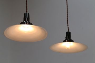 和製アンティーク　昭和レトロな白いガラス平笠照明2個セット(4)