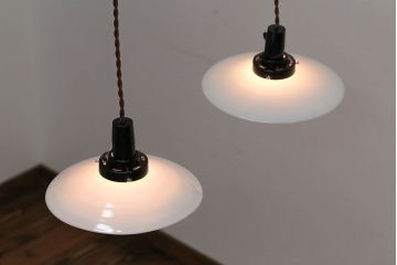 和製アンティーク　昭和レトロな白いガラス平笠照明2個セット(4)