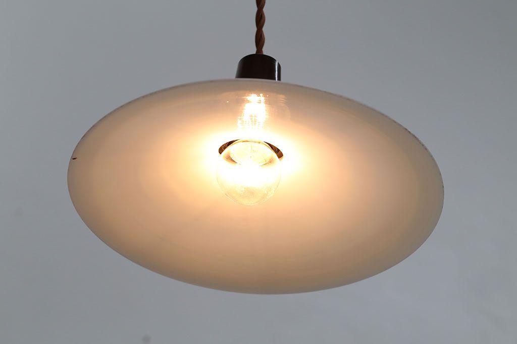 和製アンティーク　昭和レトロな白いガラス平笠照明2個セット(4)