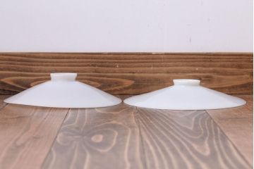 和製アンティーク　昭和レトロな白いガラス平笠照明2個セット(4)