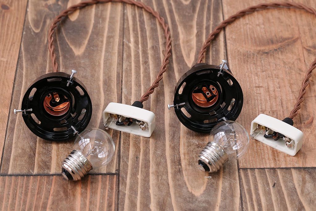 和製アンティーク　昭和レトロな白いガラス平笠照明2個セット(4)