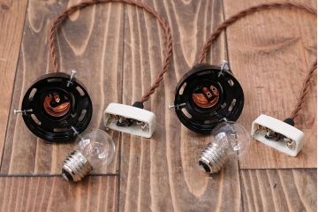 和製アンティーク　昭和レトロな白いガラス平笠照明2個セット(4)