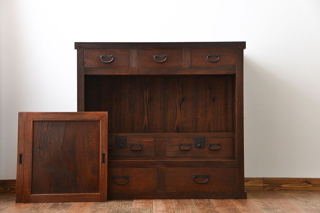 アンティーク家具　古民具・骨董　古い木製の大きな半箪笥(帳場箪笥)