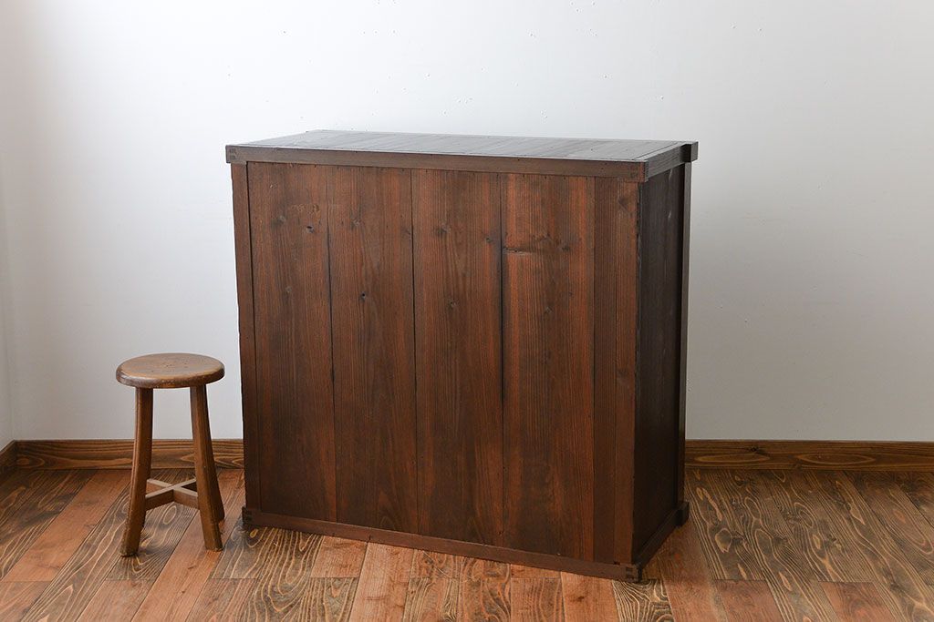 アンティーク家具　古民具・骨董　古い木製の大きな半箪笥(帳場箪笥)