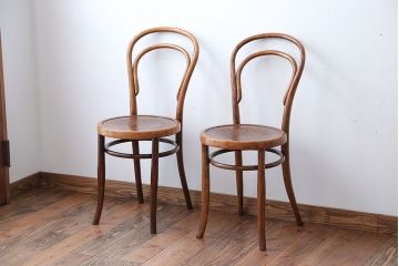 アンティーク家具　イギリスアンティーク　おしゃれなダブルループベントウッドチェア2脚セット(トーネット・バルーンバック)(1)