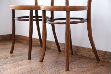 アンティーク家具　イギリスアンティーク　おしゃれなダブルループベントウッドチェア2脚セット(トーネット・バルーンバック)(1)