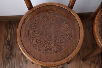 アンティーク家具　イギリスアンティーク　おしゃれなダブルループベントウッドチェア2脚セット(トーネット・バルーンバック)(1)