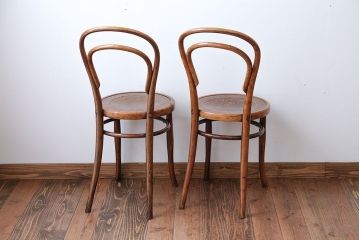 アンティーク家具　 イギリスアンティーク　おしゃれなダブルループベントウッドチェア2脚セット(トーネット・バルーンバック)(2)