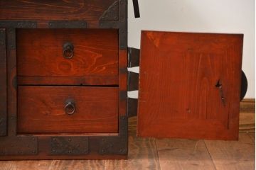 アンティーク家具　和製アンティーク　古い木の味わい深い時代箪笥ローボード(2)