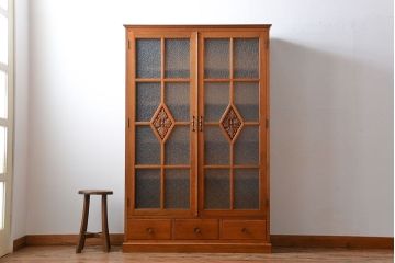 アンティーク家具　和製アンティーク　古い木製の彫刻が美しい大きな高級本箱(1)