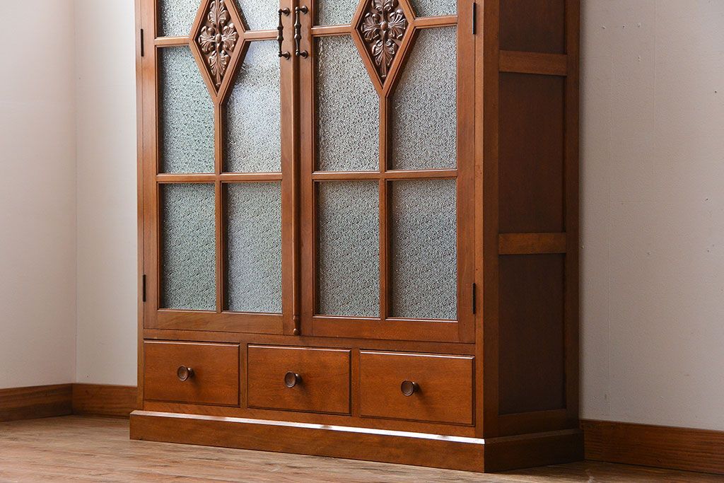 アンティーク家具　和製アンティーク　古い木製の彫刻が美しい大きな高級本箱(1)