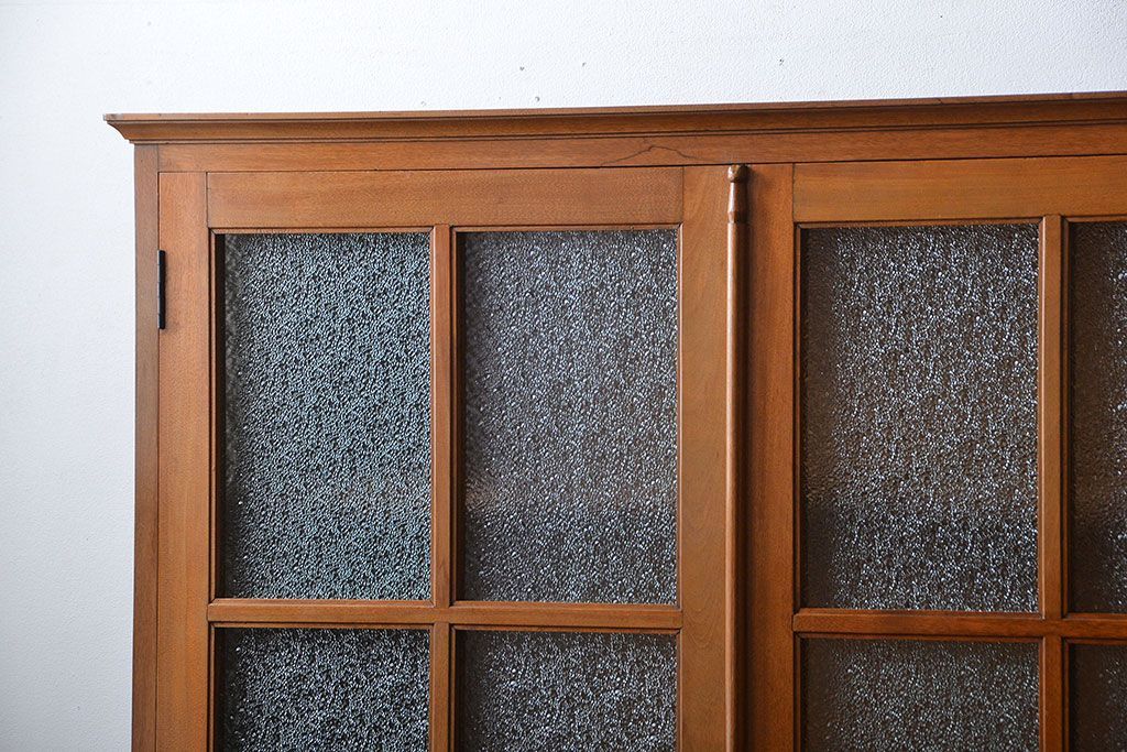 アンティーク家具　和製アンティーク　古い木製の彫刻が美しい大きな高級本箱(1)