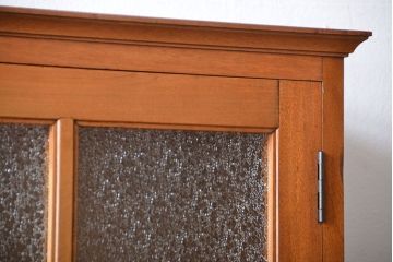 アンティーク家具　和製アンティーク　古い木製の彫刻が美しい大きな高級本箱(1)