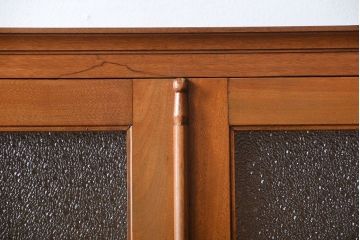 アンティーク家具　和製アンティーク　古い木製の彫刻が美しい大きな高級本箱(1)