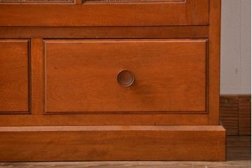 アンティーク家具　和製アンティーク　古い木製の彫刻が美しい大きな高級本箱(1)