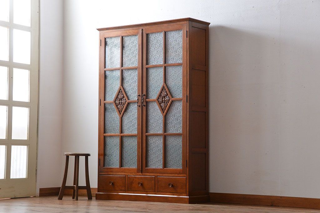 アンティーク家具　和製アンティーク　古い木製の彫刻が美しい大きな高級本箱(2)