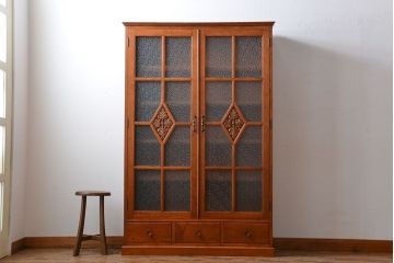 アンティーク家具　和製アンティーク　古い木製の彫刻が美しい大きな高級本箱(2)