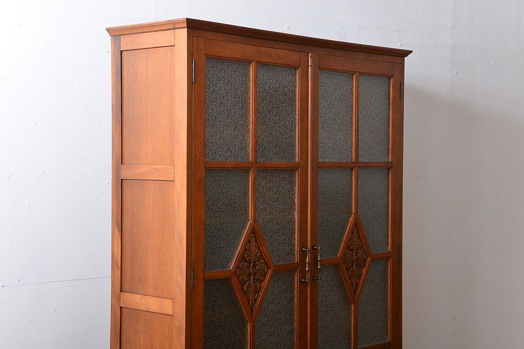 アンティーク家具　和製アンティーク　古い木製の彫刻が美しい大きな高級本箱(2)