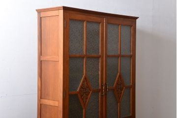 アンティーク家具　和製アンティーク　古い木製の彫刻が美しい大きな高級本箱(2)