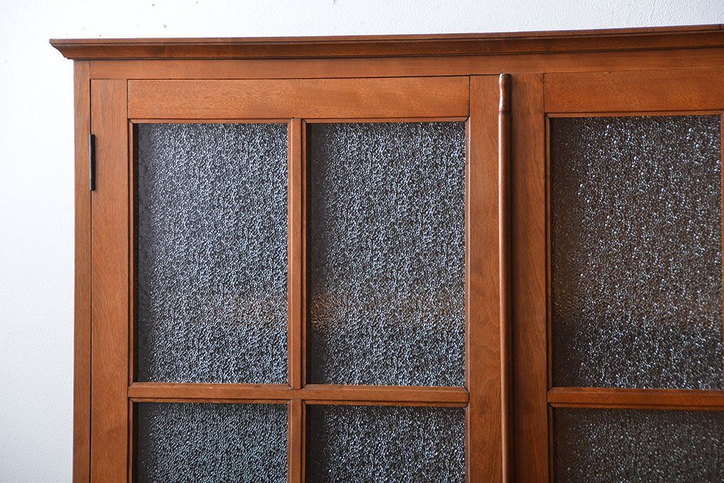 アンティーク家具　和製アンティーク　古い木製の彫刻が美しい大きな高級本箱(2)