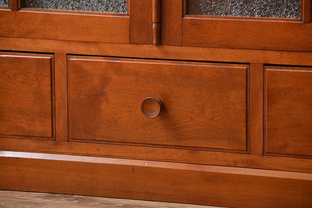 アンティーク家具　和製アンティーク　古い木製の彫刻が美しい大きな高級本箱(2)