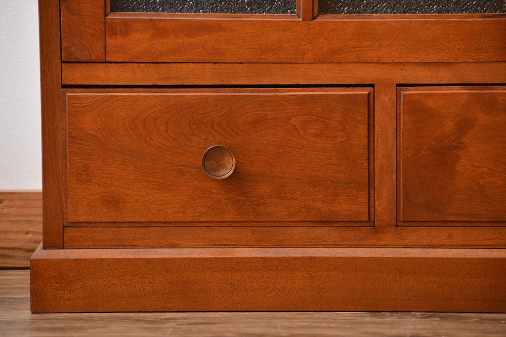 アンティーク家具　和製アンティーク　古い木製の彫刻が美しい大きな高級本箱(2)