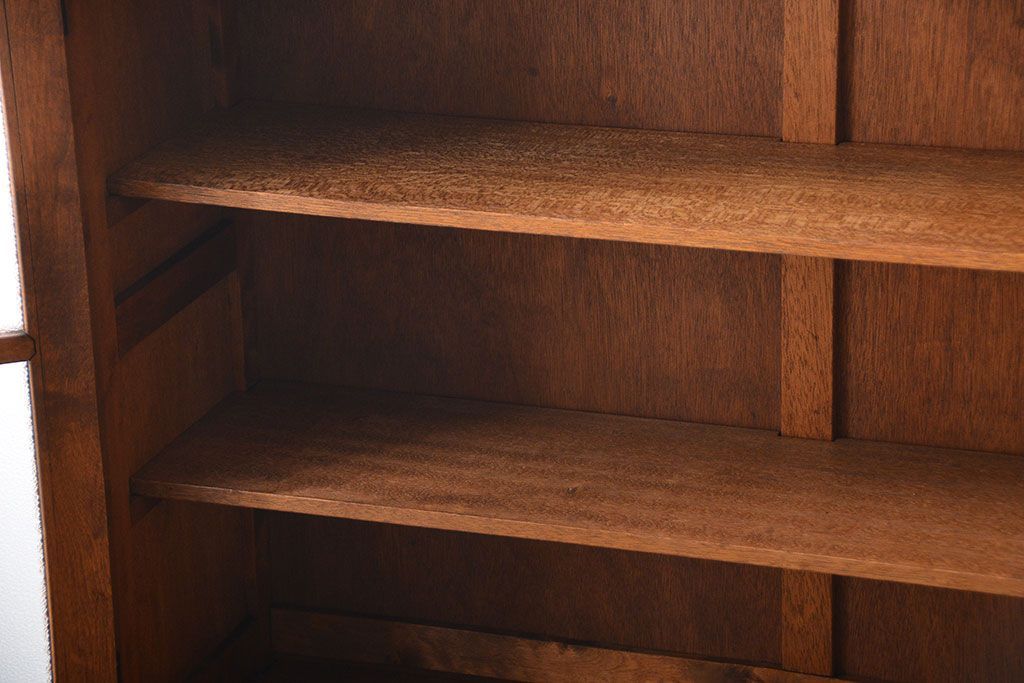 アンティーク家具　和製アンティーク　古い木製の彫刻が美しい大きな高級本箱(2)