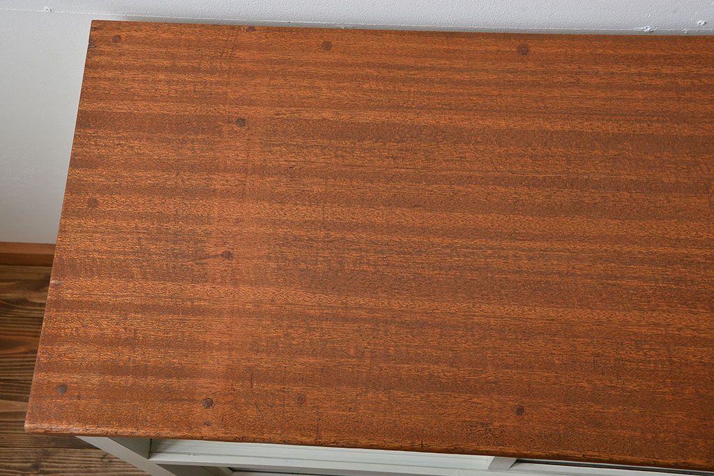 アンティーク家具　アンティーク　モールガラス入り!脚付きペイントキッチンサイドボード