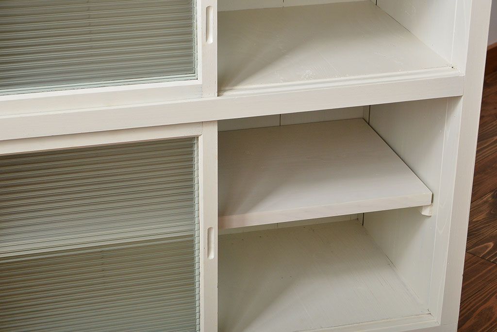 アンティーク家具　アンティーク　モールガラス入り!脚付きペイントキッチンサイドボード