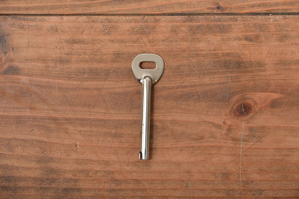 レトロ家具　昭和レトロ　おしゃれな古い木製のアンティーク本箱