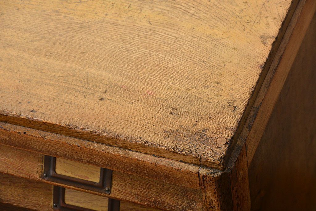 レトロ家具　昭和レトロ　ネームプレート付き!古い文房具店の木製引き出し