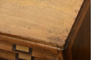 レトロ家具　昭和レトロ　ネームプレート付き!古い文房具店の木製引き出し