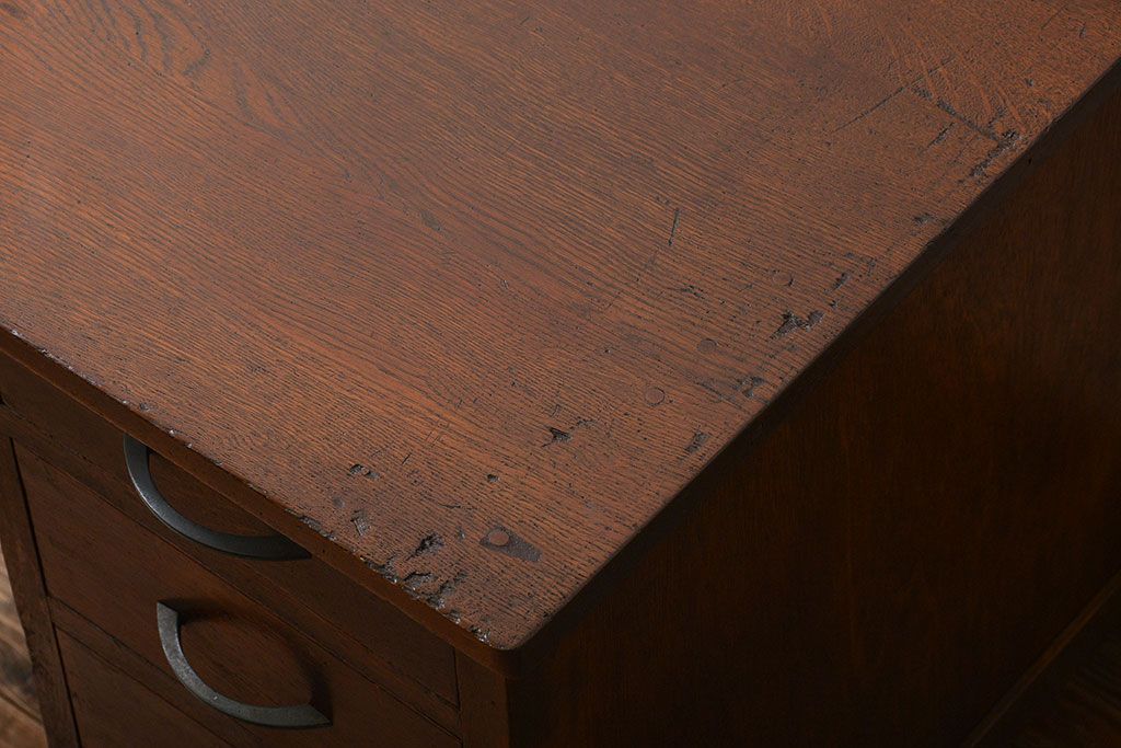 アンティーク家具　和製アンティーク　古いナラ材のシンプルなデスク(片袖机)