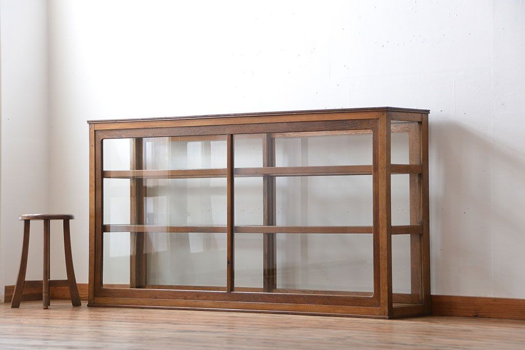 レトロ家具　アンティーク　古いナラ材のレトロでおしゃれなガラスケース(ショーケース)
