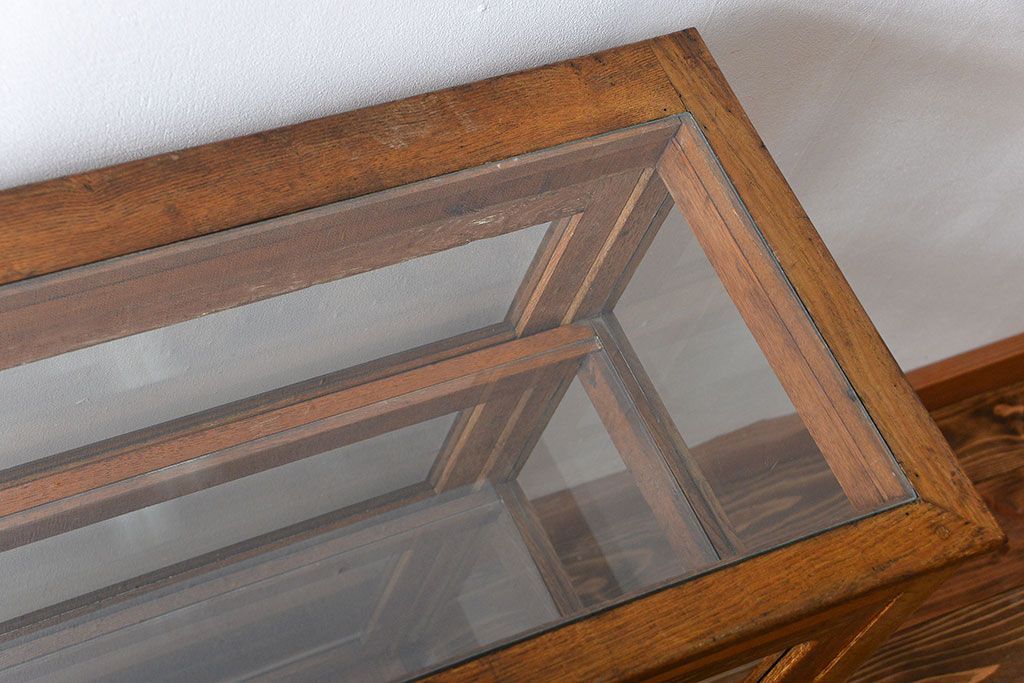 レトロ家具　アンティーク　古いナラ材のレトロでおしゃれなガラスケース(ショーケース)