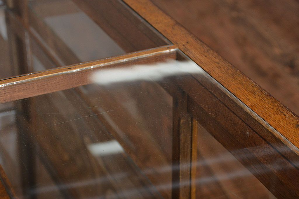 レトロ家具　アンティーク　古いナラ材のレトロでおしゃれなガラスケース(ショーケース)