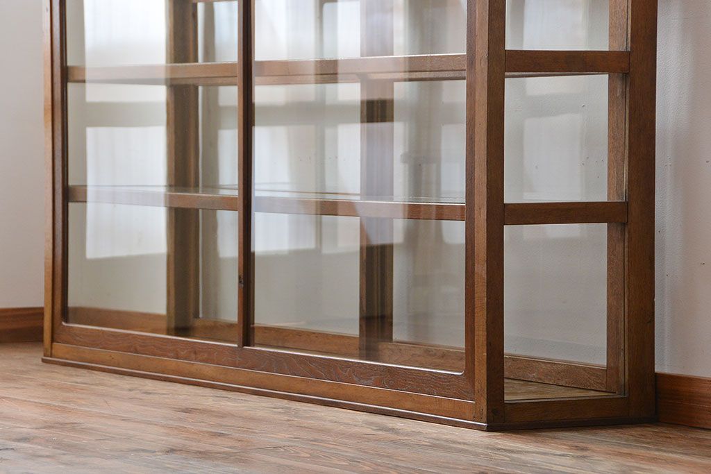 レトロ家具　アンティーク　古いナラ材のレトロでおしゃれなガラスケース(ショーケース)