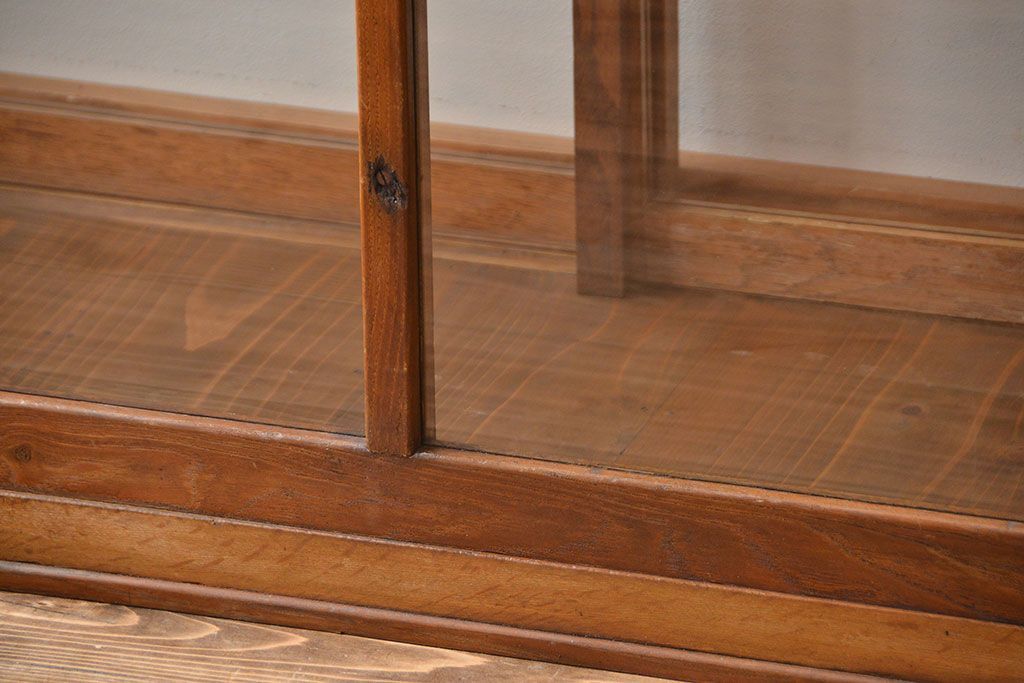 レトロ家具　アンティーク　古いナラ材のレトロでおしゃれなガラスケース(ショーケース)