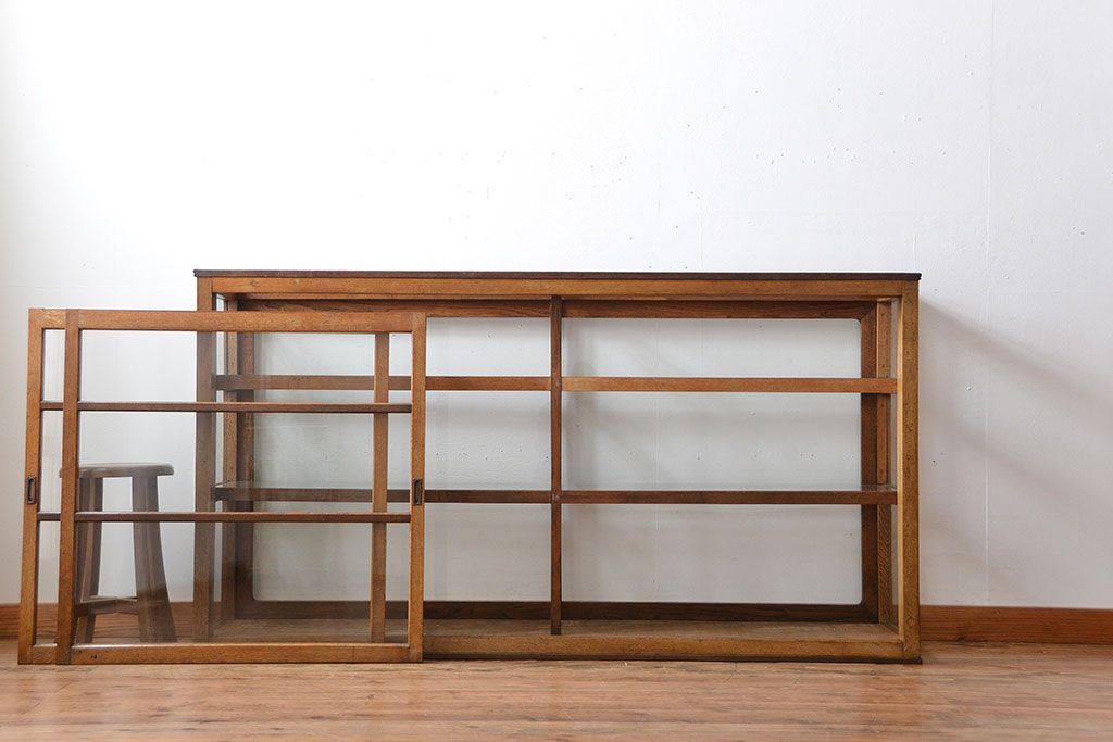 レトロ家具　アンティーク　古いナラ材のレトロでおしゃれなガラスケース(ショーケース)