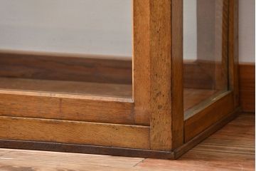 レトロ家具　アンティーク　古いナラ材のレトロでおしゃれなガラスケース(ショーケース)